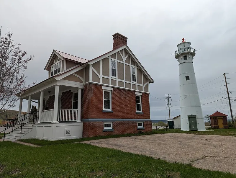 Paid to Guard a Building That No Longer Existed: The Great Lakes Lighthouse Keeper Who Stayed on the Federal Payroll for Over a Decade After His Post Was Demolished